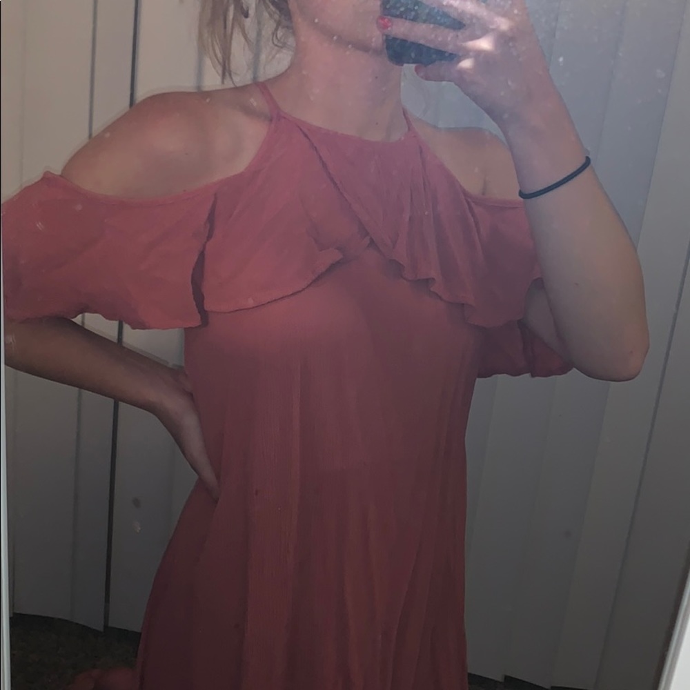 Flowy dress open shoulders